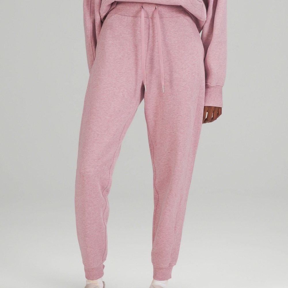 Lululemon High Raise Scuba Joggers 7/8 Length